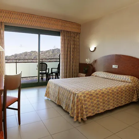 费纳尔斯花园酒店 4* 滨海略雷特