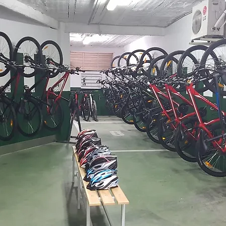 费纳尔斯花园酒店 滨海略雷特