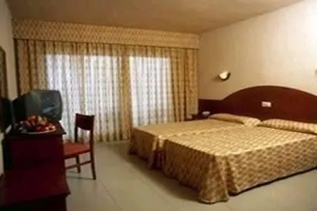 Fenals Garden 4*