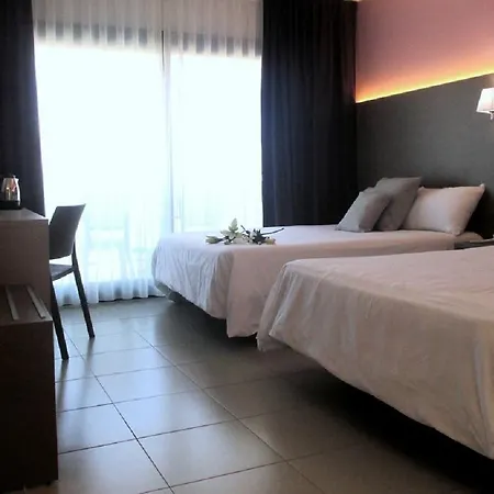 Отель Fenals Garden 4*