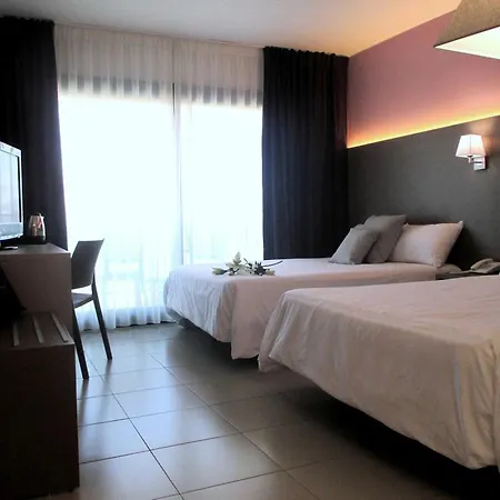 Fenals Garden Hotel