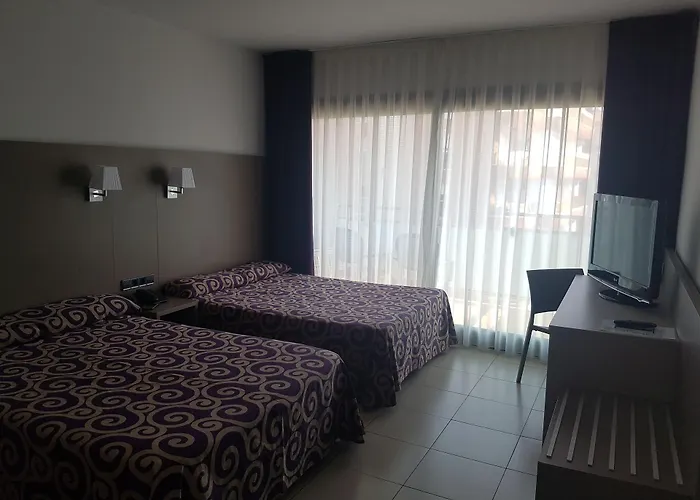 Hotell Fenals Garden 4*